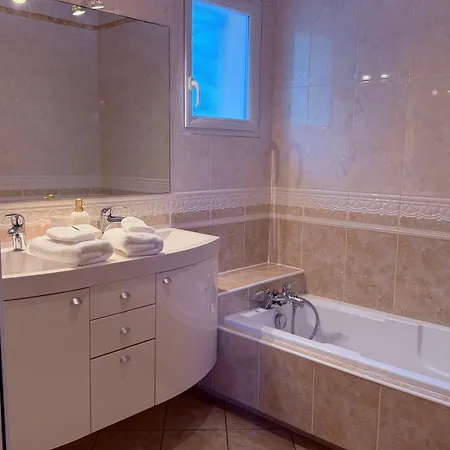 Pensionat Helena - Anciennement Le Clos D'ignac 4*