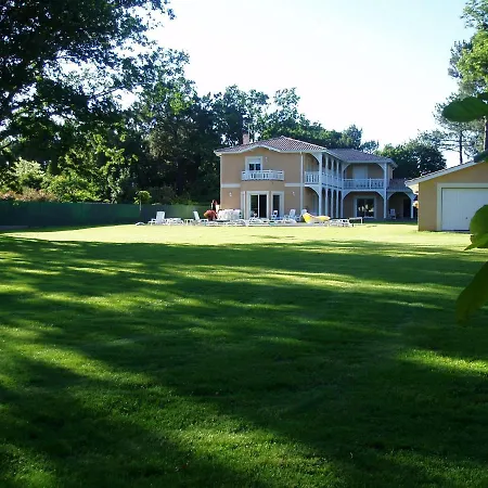 Le Clos D'ignac 招待所 4*