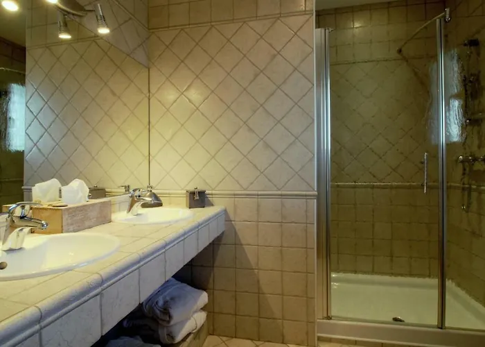 Le Clos D'ignac בית הארחה 4*