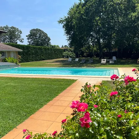 Helena - Anciennement Le Clos D'ignac Affittacamere 4*