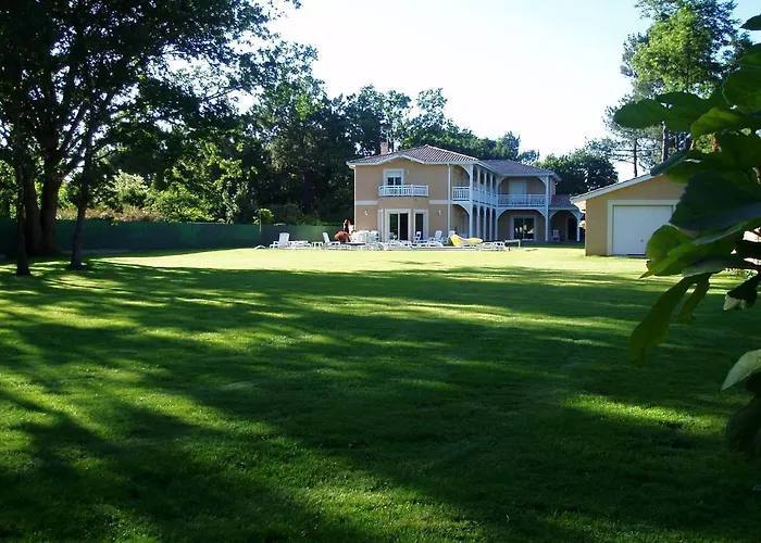 Le Clos D'ignac Pensionat 4*